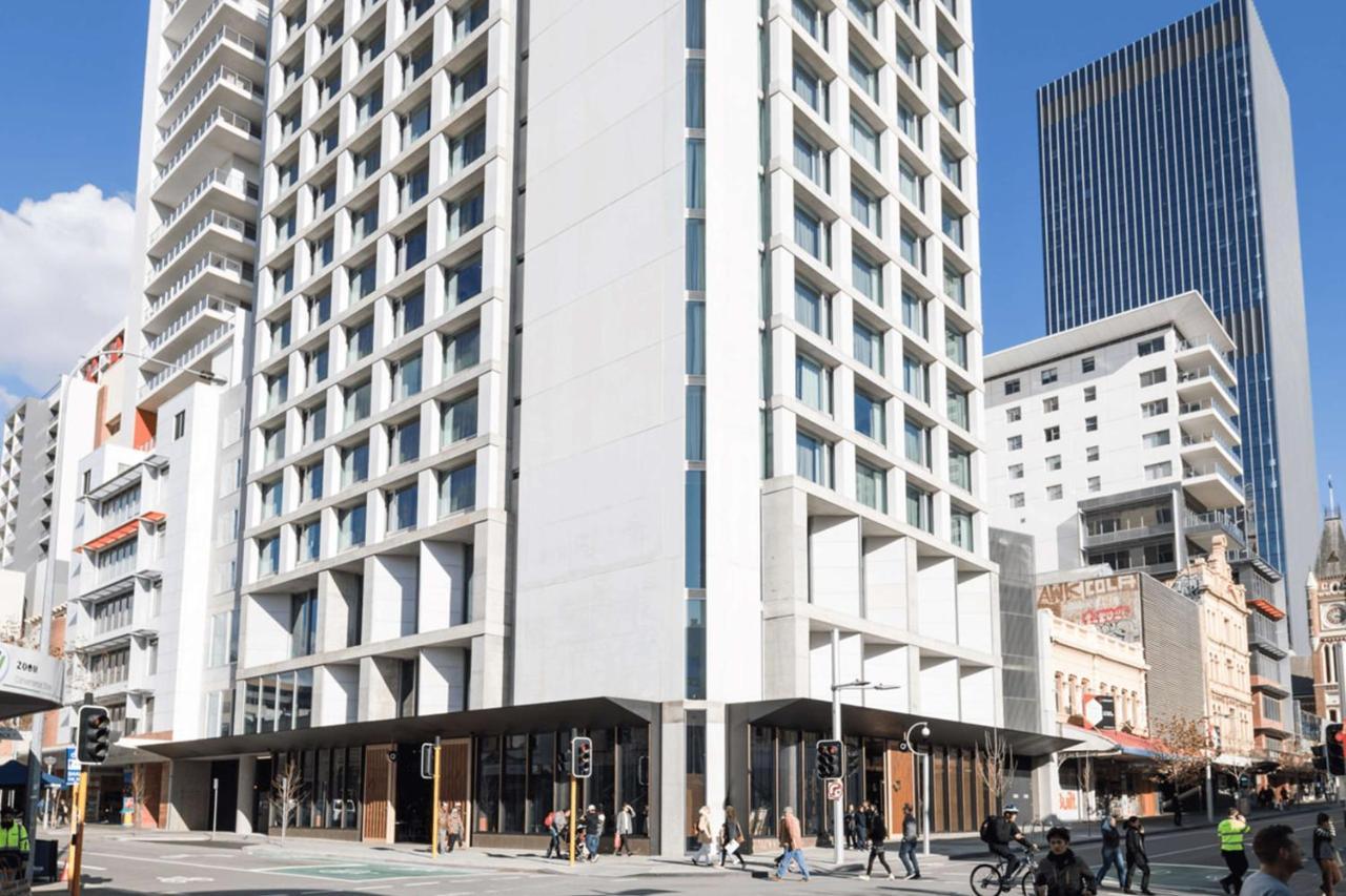 Qt Perth Hotel Exterior photo The Standard Bank building in Johannesburg